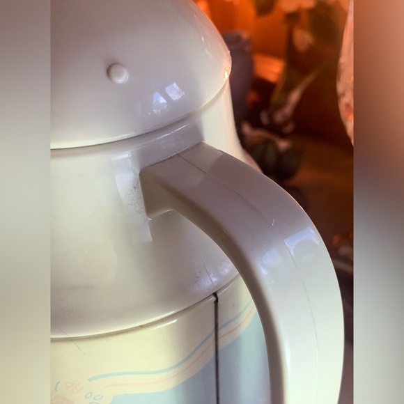 Vintage Corning Thermique 1 qt Coffee Carafe Cream and Pastel Blue/Flowers - Picture 2 of 15